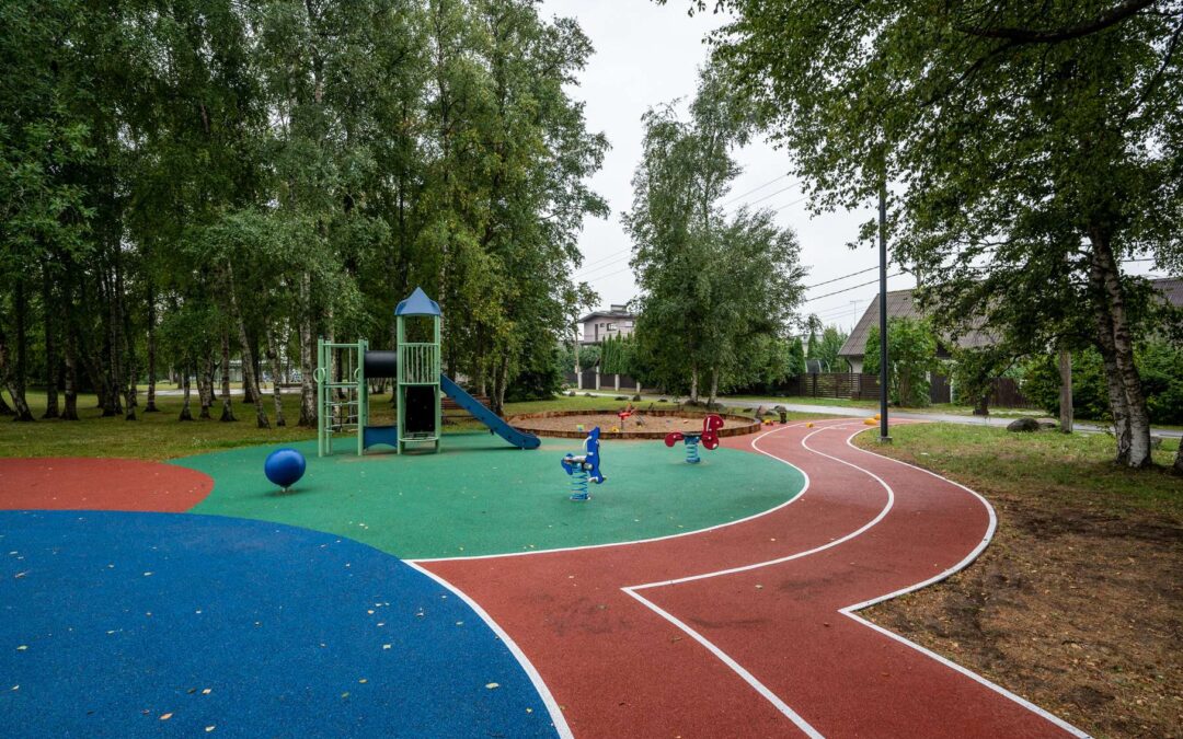 Aianduse tee mänguväljak Mähel