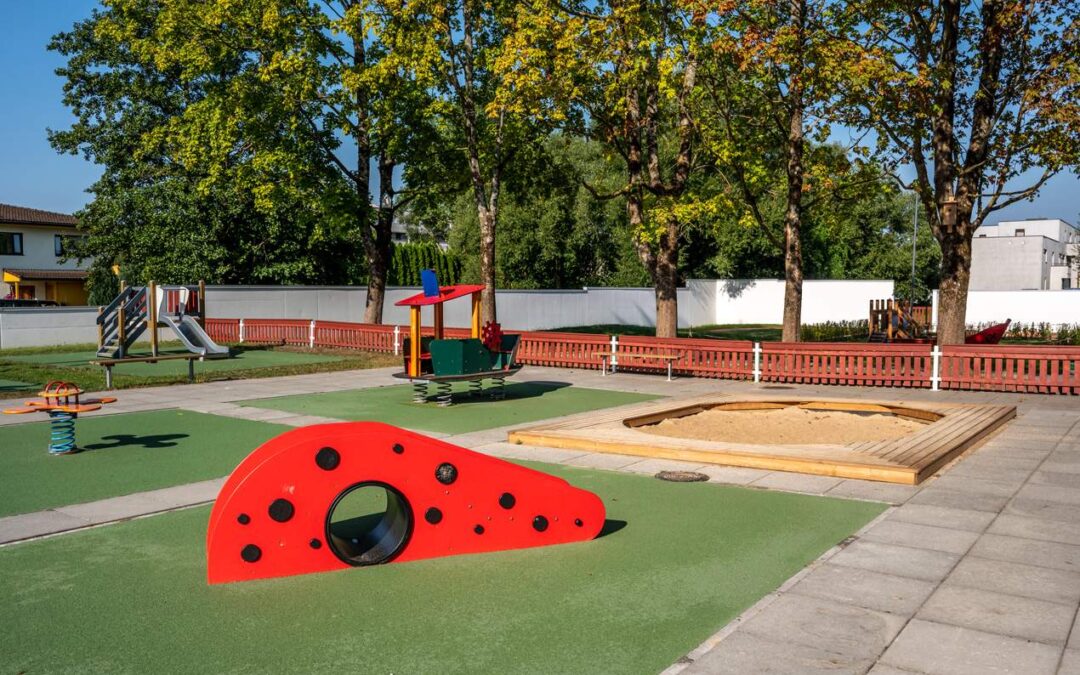 Pärnu Tralli lasteaia hooviala