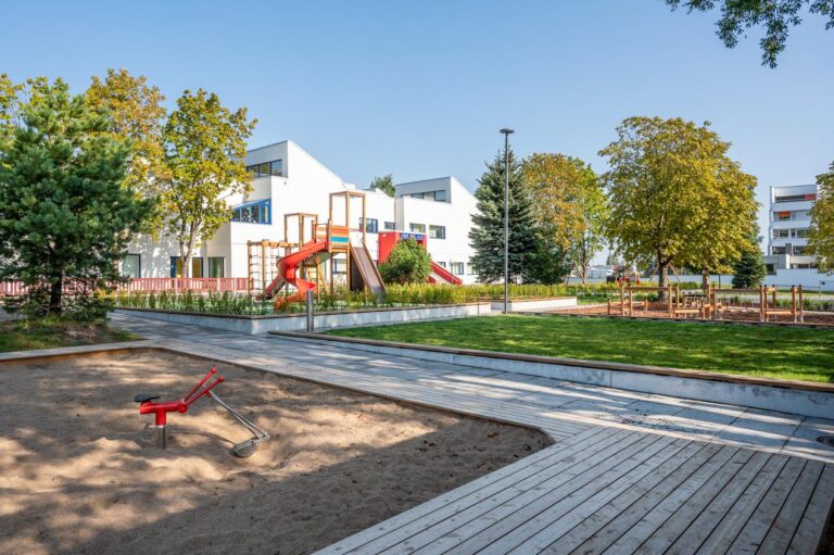 Pärnu Tralli lasteaia hooviala