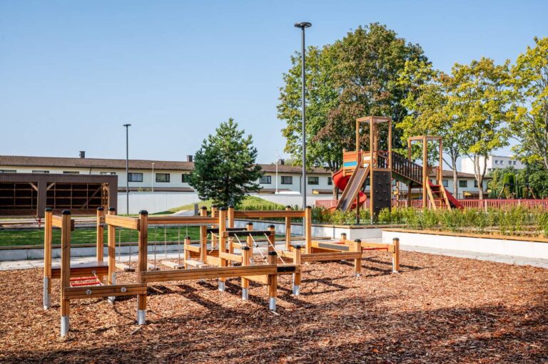 Pärnu Tralli lasteaia hooviala